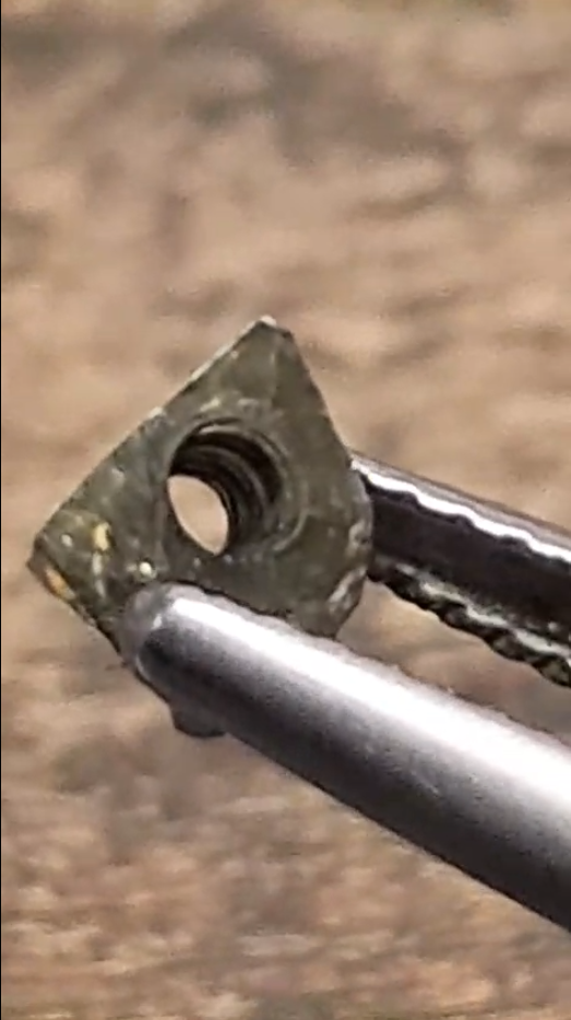 Perçage laser conique pour pierre